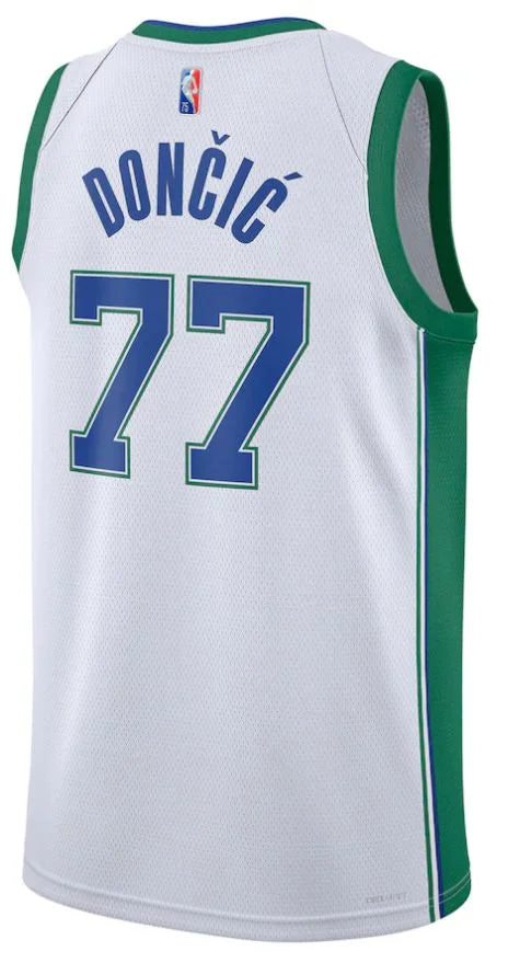 Regata Dallas Mavericks Special City Edition Luka Doncic Nº77 - Torcedor Masculino - Branco e Verde